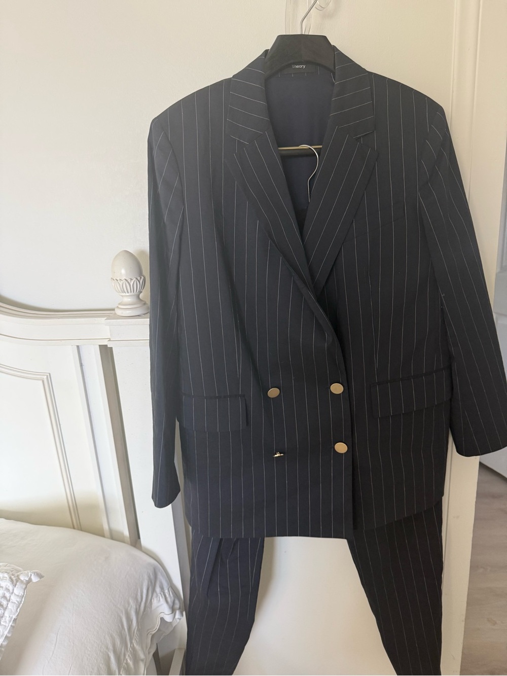 Theory 100% cupro Navy Pinstripe Double-Breasted Blazer w/ pants set SZ 10/8